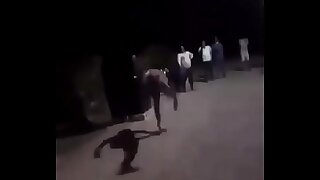 Ese homem est&aacute_ invocando macumba
