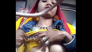 Indian village girl show boobs